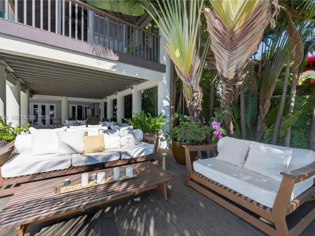 Home for rent at 14 W San Marino Dr - photo 7469411