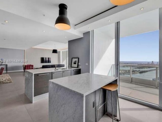 Apartment for rent  Unit #6205 - photo 7467403