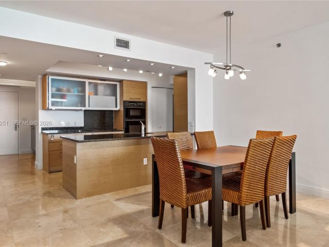 Apartment for rent  Unit #4204 - photo 7499751