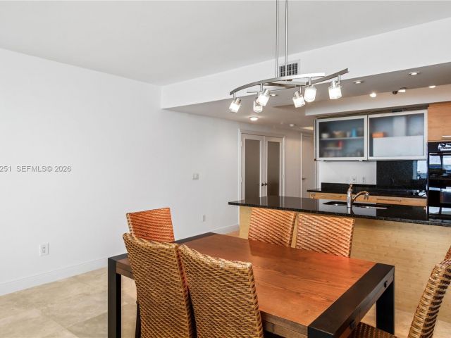 Apartment for rent  Unit #4204 - photo 7499753