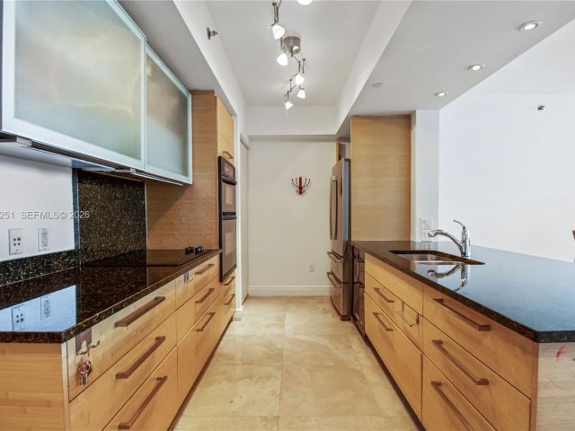 Apartment for rent  Unit #4204 - photo 7499757