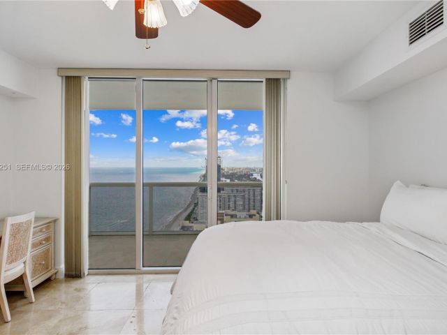 Apartment for rent  Unit #4204 - photo 7499758