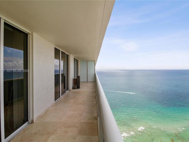 Apartment for rent  Unit #4204 - photo 7499759