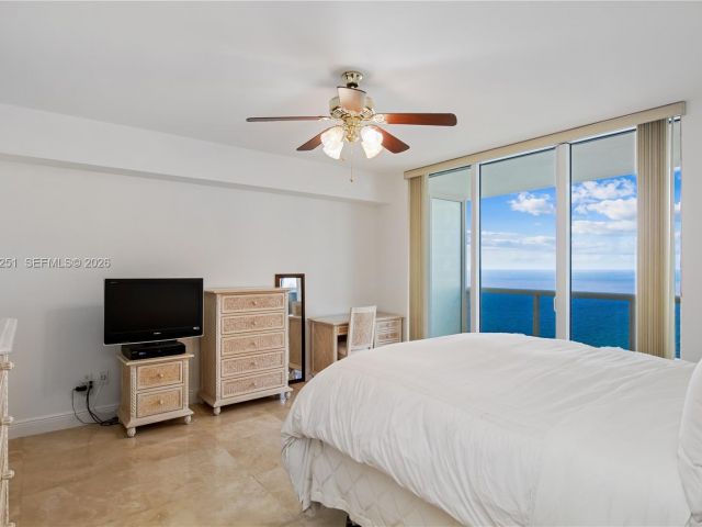 Apartment for rent  Unit #4204 - photo 7499760