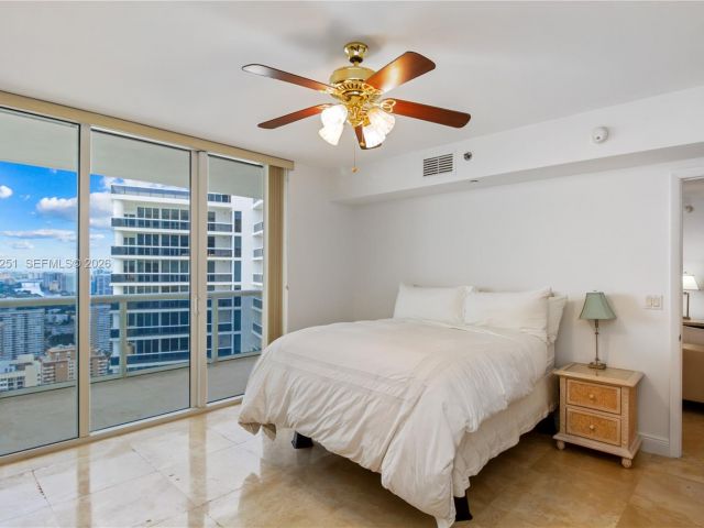 Apartment for rent  Unit #4204 - photo 7499761