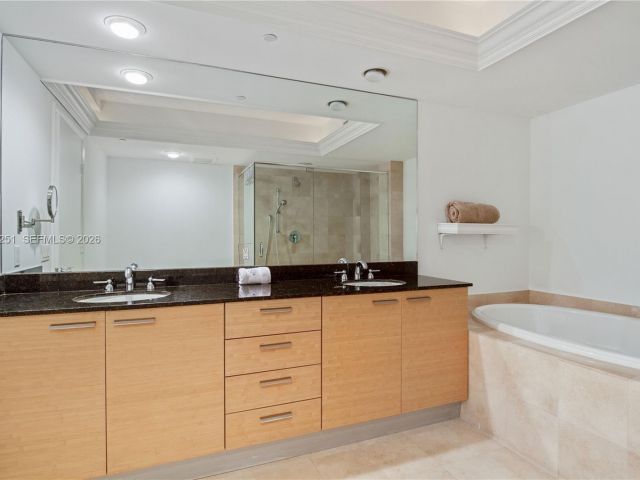 Apartment for rent  Unit #4204 - photo 7499763