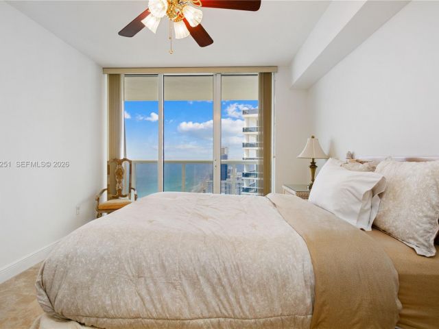 Apartment for rent  Unit #4204 - photo 7499764