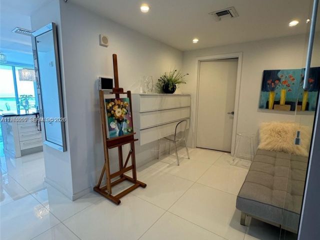 Apartment for rent  Unit #1802 - photo 7498650