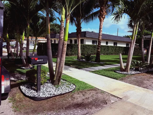 3-bedroom home for sale in Hollywood - 5632 Hayes St - MondialRealty