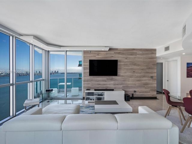 Apartment for sale  Unit #2402 - photo 7511750