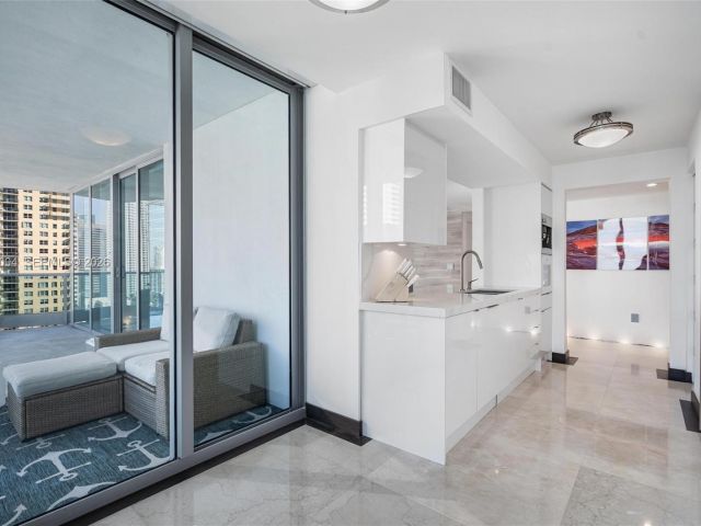 Apartment for sale  Unit #2402 - photo 7511758