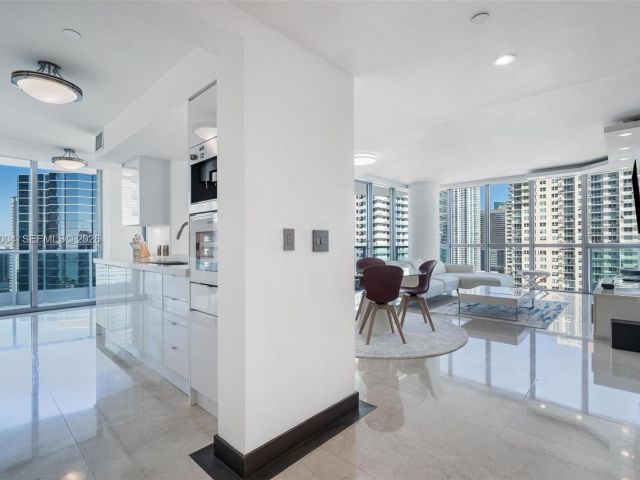 Apartment for sale  Unit #2402 - photo 7511759