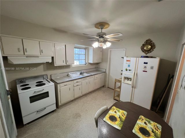 Home for sale at 812 Columbus Blvd - photo 7471686