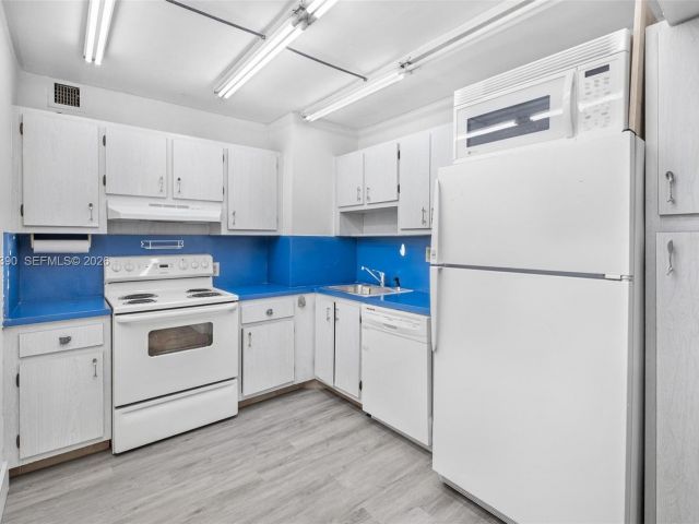 Apartment for sale  Unit #229 - photo 7484241