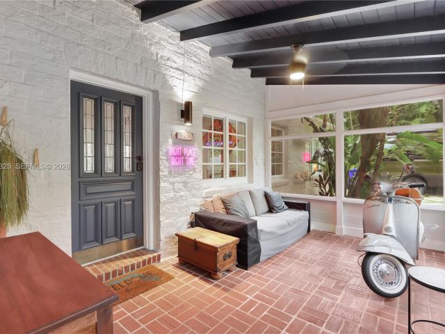 Home for sale at 842 NW 9th Ct - photo 7528592