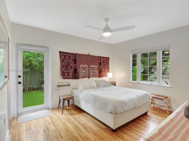 Home for sale at 842 NW 9th Ct - photo 7528604