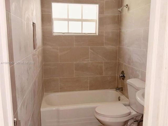 3-bedroom home for rent in Fort Lauderdale - 3048 NW 20th St n/a - MondialRealty