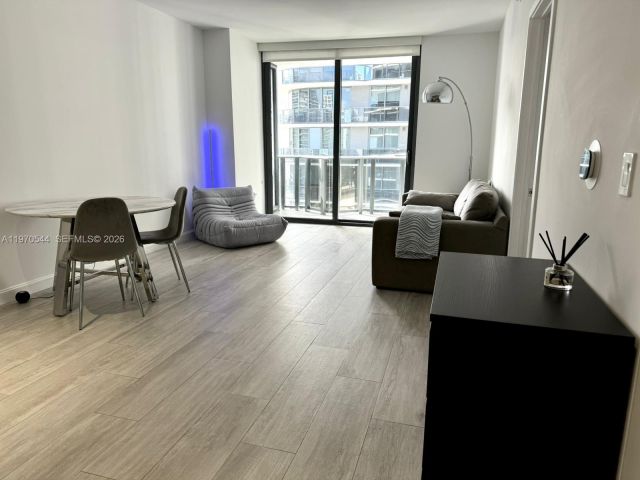 Apartment for rent  Unit #3107 - photo 7508358