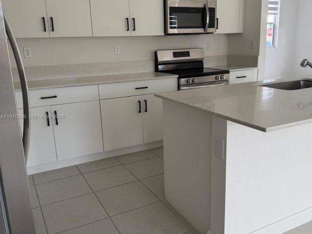 Home for rent at 2638 SE 9th St - photo 7493115