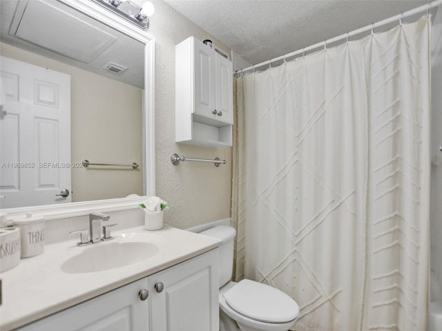 Apartment for rent  Unit #1001 (available May 4) - photo 7477760
