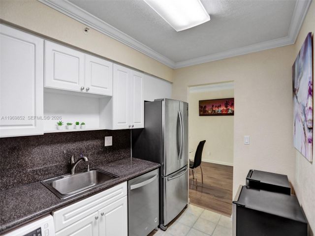 Apartment for rent  Unit #1001 (available May 4) - photo 7477761