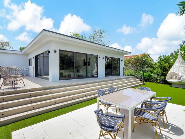 Home for sale at 9048 Dickens Ave - photo 7467181