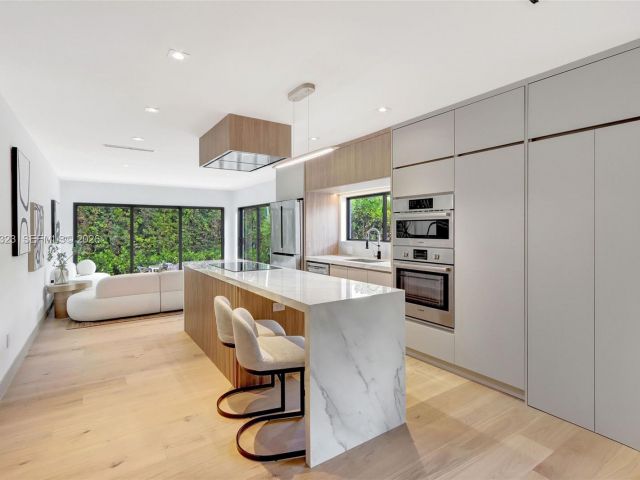 Home for sale at 9048 Dickens Ave - photo 7467187