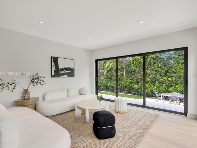 Home for sale at 9048 Dickens Ave - photo 7467188