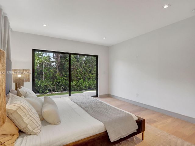 Home for sale at 9048 Dickens Ave - photo 7467194