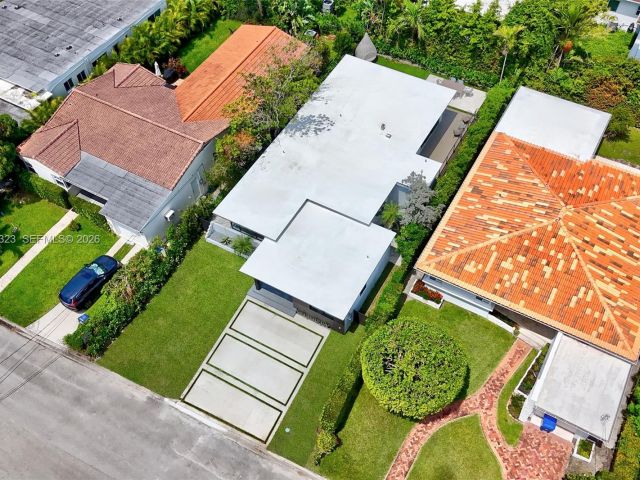 Home for sale at 9048 Dickens Ave - photo 7467196