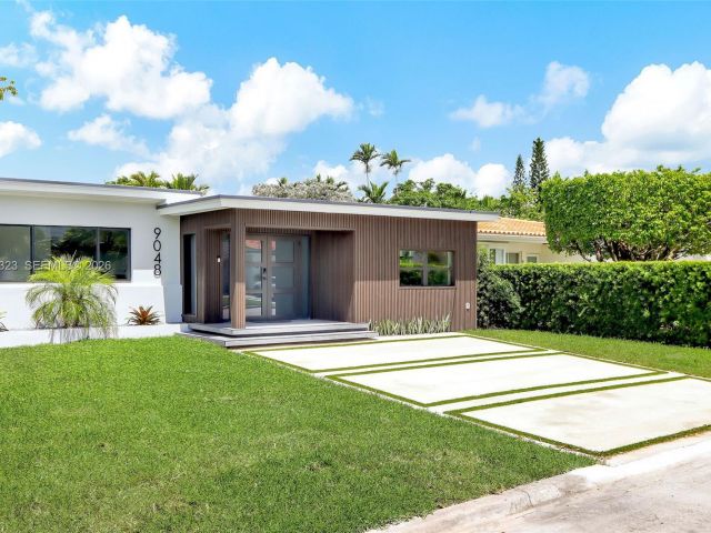 Home for sale at 9048 Dickens Ave - photo 7467199