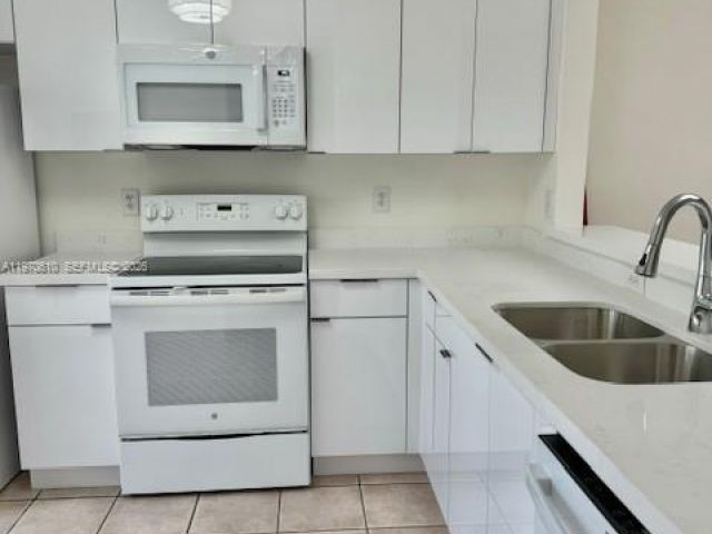 Home for rent at 706 NW 108 TE - photo 7455253