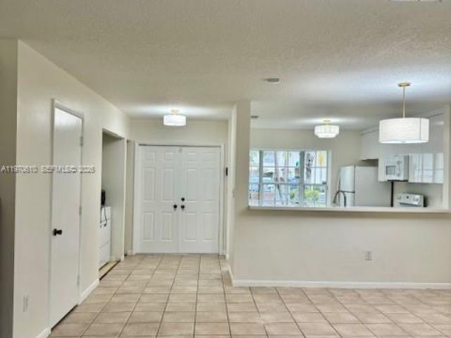 Home for rent at 706 NW 108 TE - photo 7455255