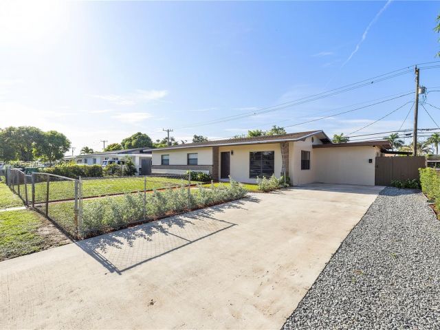 Home for rent at 3840 NW 176th St 1 - photo 7480426