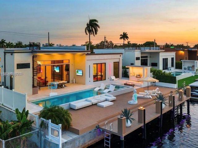 Home for sale at 2225 NE 19th St - photo 7483431