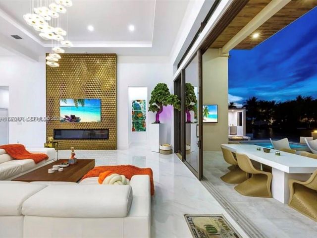 Home for sale at 2225 NE 19th St - photo 7483441