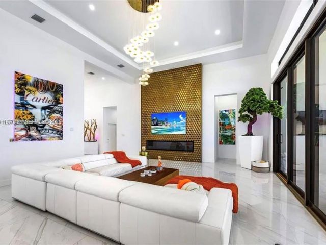 Home for sale at 2225 NE 19th St - photo 7483442