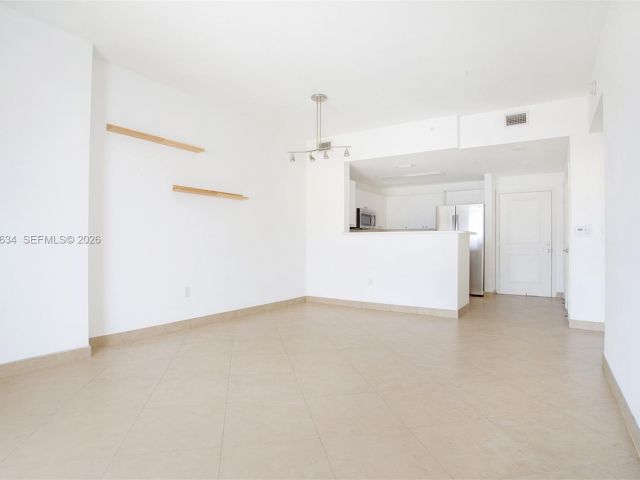 Apartment for rent  Unit #1408 - photo 7453567