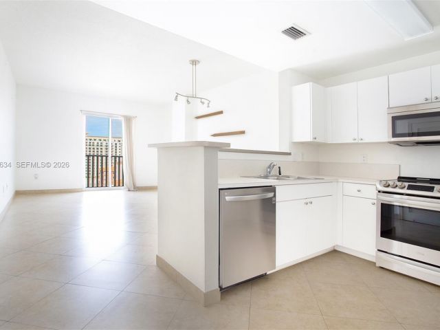 Apartment for rent  Unit #1408 - photo 7453568