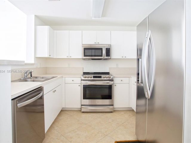 Apartment for rent  Unit #1408 - photo 7453569