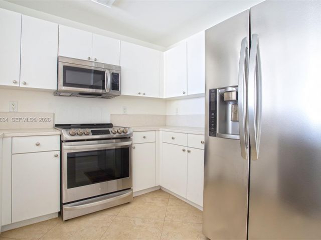 Apartment for rent  Unit #1408 - photo 7453571