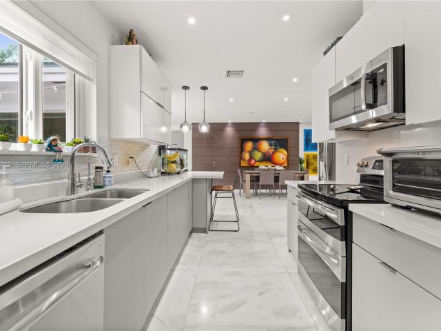 Home for sale at 721 Bird Rd - photo 7528480