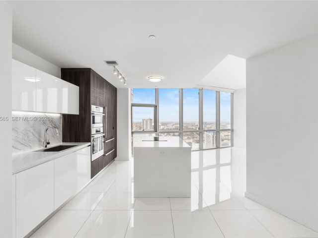 Apartment for sale  Unit #3202 - photo 7488202