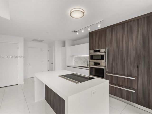 Apartment for sale  Unit #3202 - photo 7488205