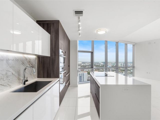 Apartment for sale  Unit #3202 - photo 7488208