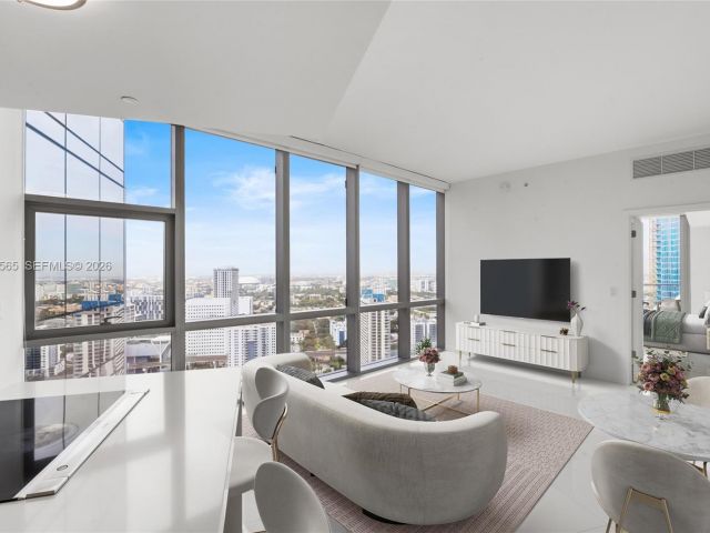 Apartment for sale  Unit #3202 - photo 7488209