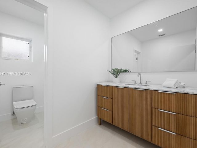 Home for sale at 5211 Granada Blvd - photo 7471447