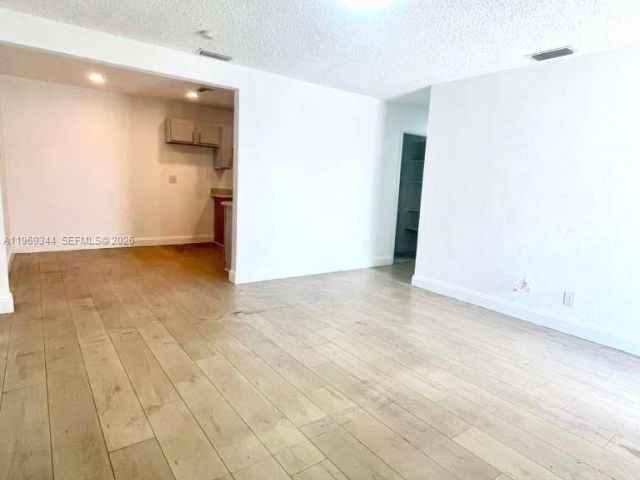 Home for rent at 4924 SW 44 AV - photo 7483712