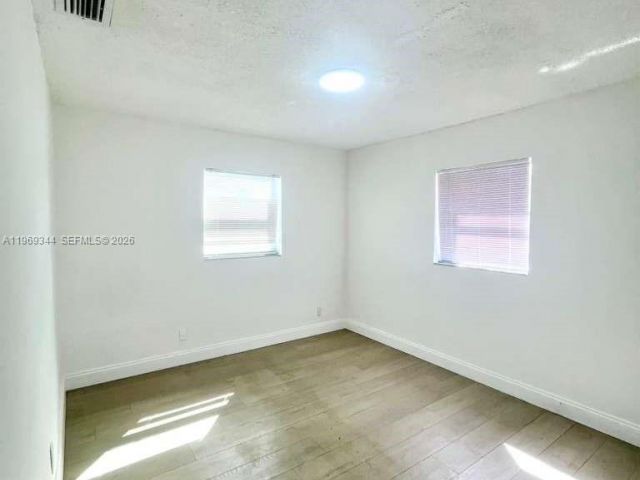 Home for rent at 4924 SW 44 AV - photo 7483722