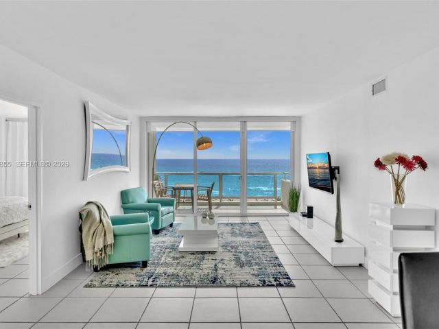 Apartment for rent  Unit #1017 - photo 7504603